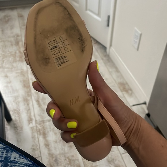 H&M tan heels - Picture 9 of 9